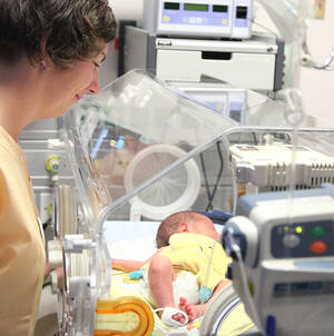 Versorgung kranker Früh- und Neugeborener